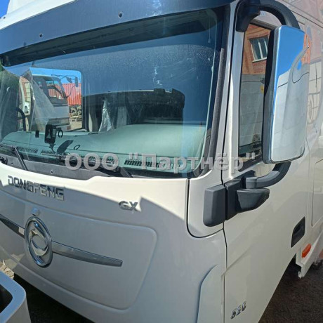 Кабина в сборе DongFeng Тягач Белая Новая
