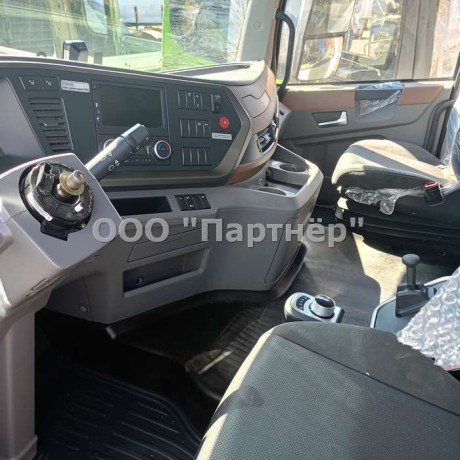 Кабина в сборе DongFeng Тягач Белая Новая