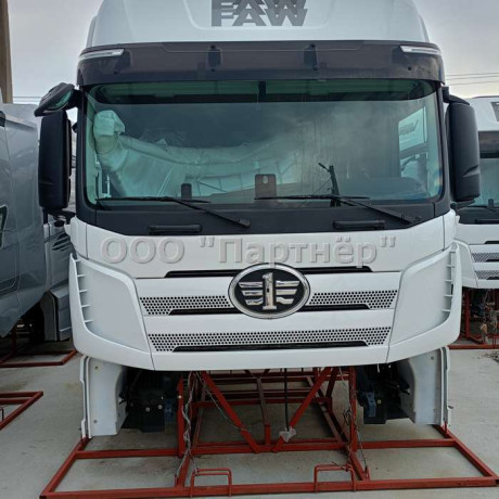 Кабина в сборе FAW J7 Белая Тягач